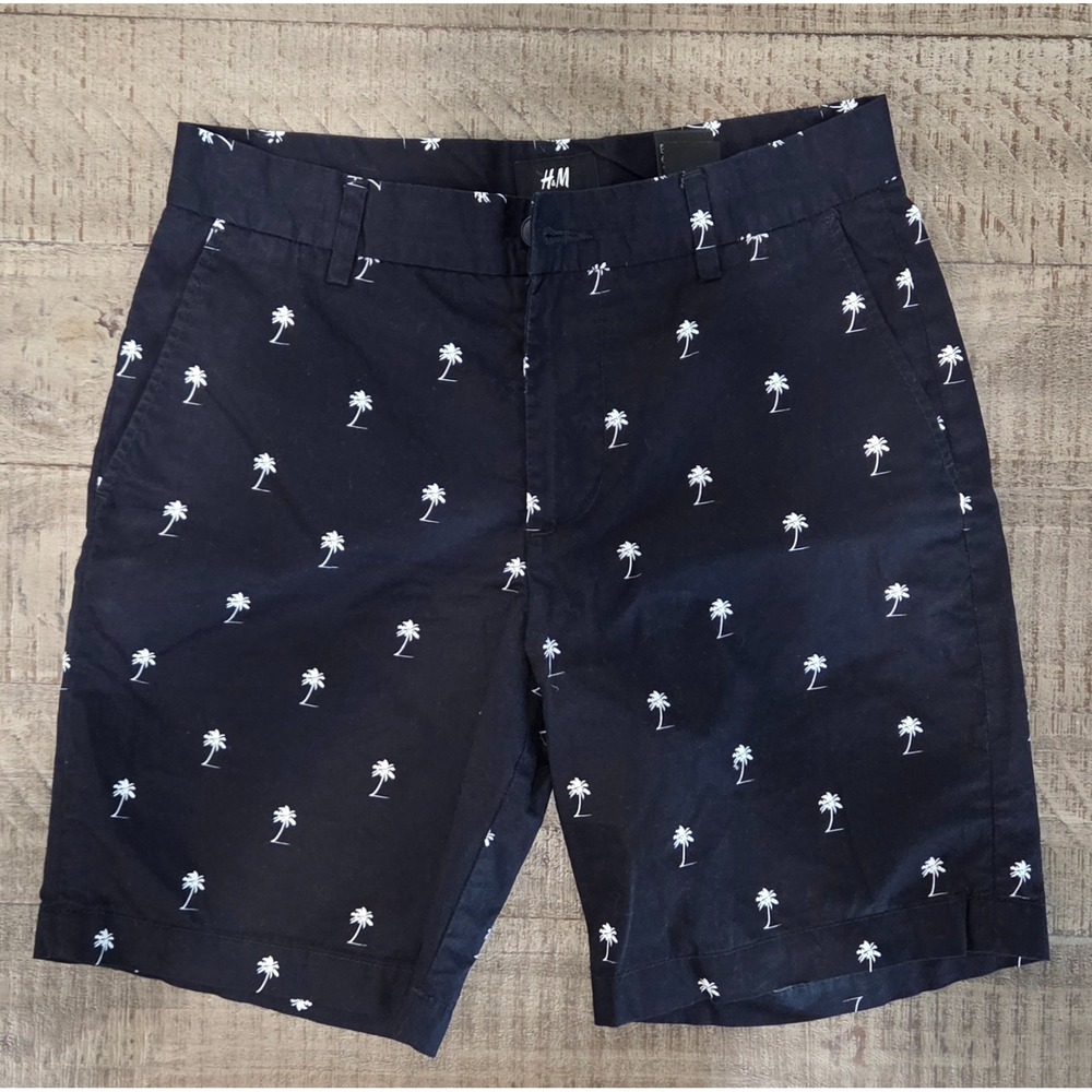 Mens H&M Dark Navy Casual Shorts with White Palm Tree Design Size 30R
